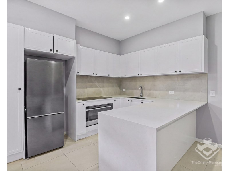 1A View Street, Holland Park QLD 4121