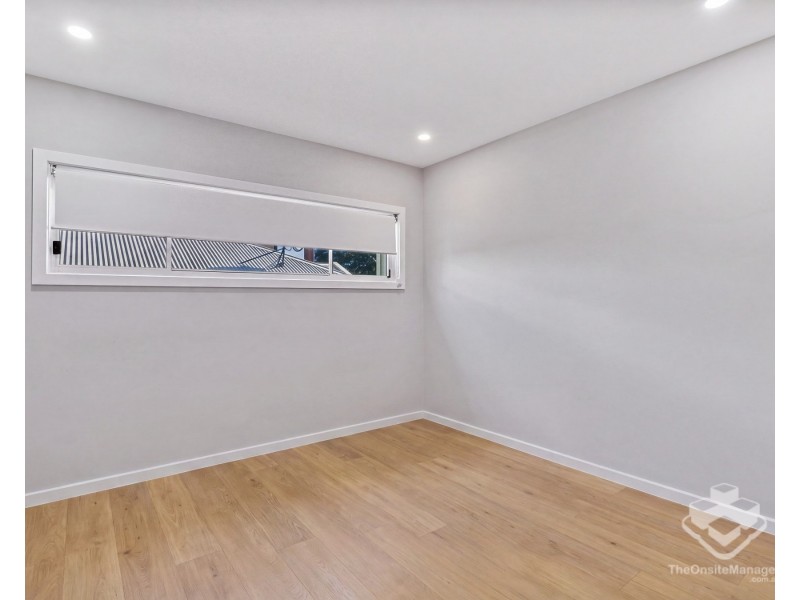 1A View Street, Holland Park QLD 4121