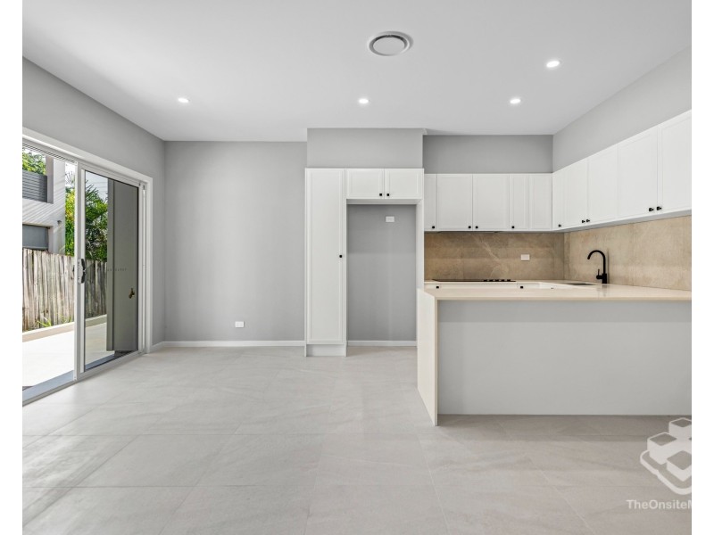 1A View Street, Holland Park QLD 4121