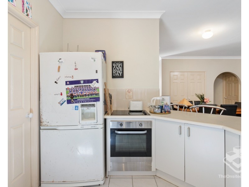 30 Beaufront Place, Forest Lake QLD 4078