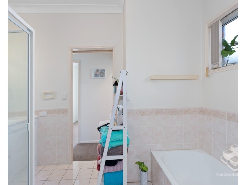 30 Beaufront Place, Forest Lake QLD 4078