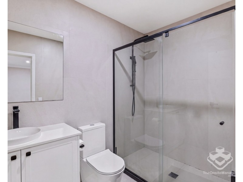 1A View Street, Holland Park QLD 4121