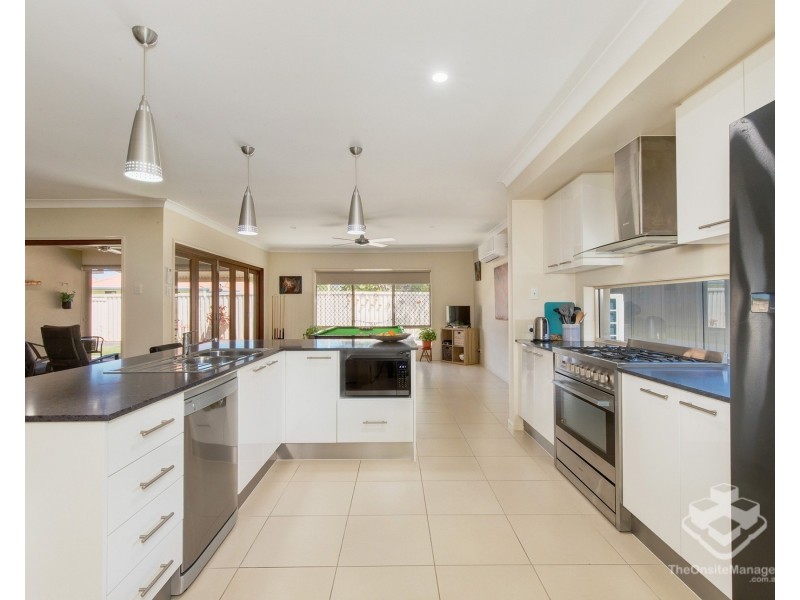 32 Regatta Avenue, Oxenford QLD 4210