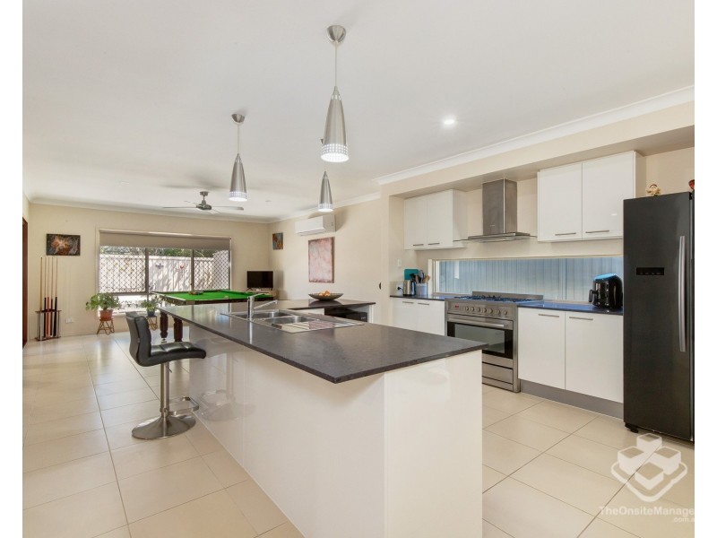 32 Regatta Avenue, Oxenford QLD 4210
