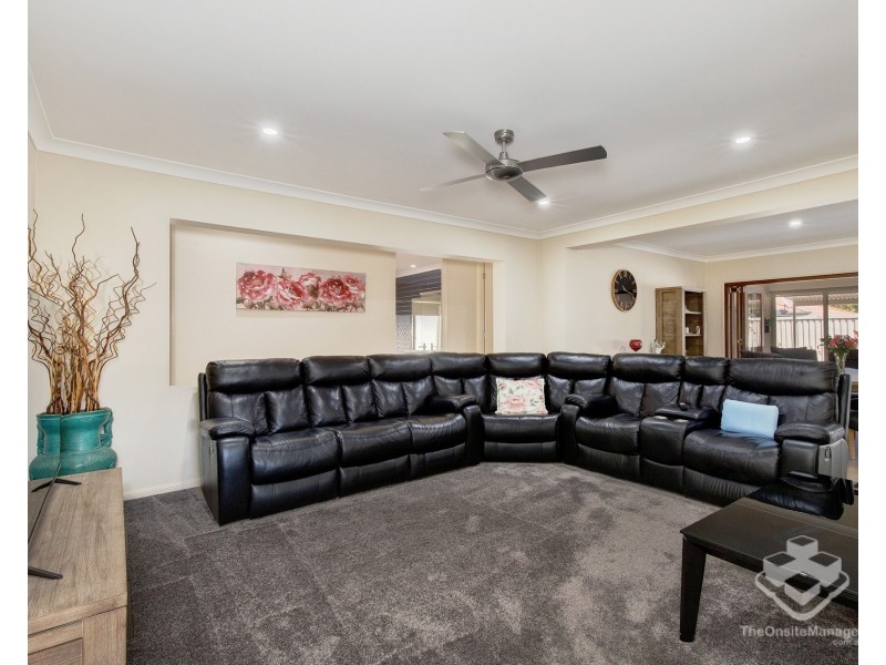 32 Regatta Avenue, Oxenford QLD 4210