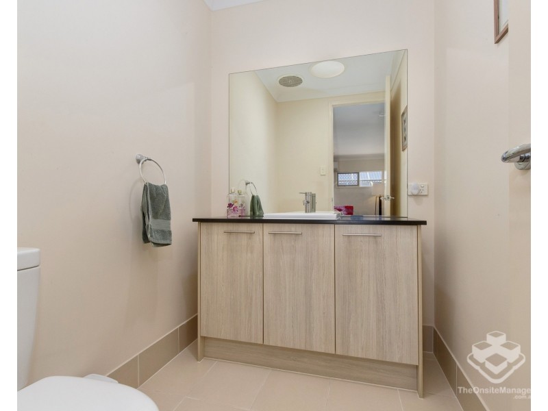 32 Regatta Avenue, Oxenford QLD 4210