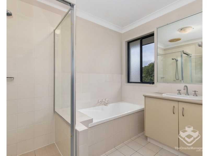 19 Tanzen Drive, Arundel QLD 4214