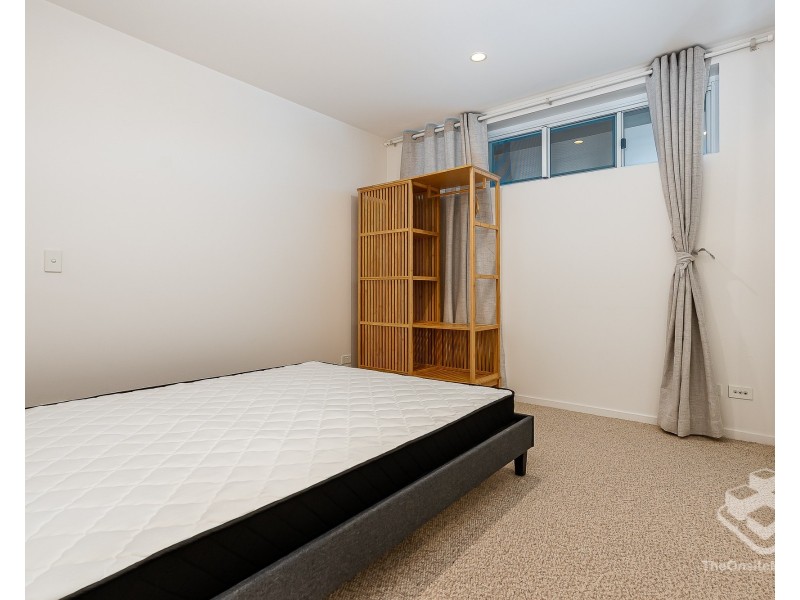 ID:21200718/ 220 Old Cleveland Road, Coorparoo QLD 4151