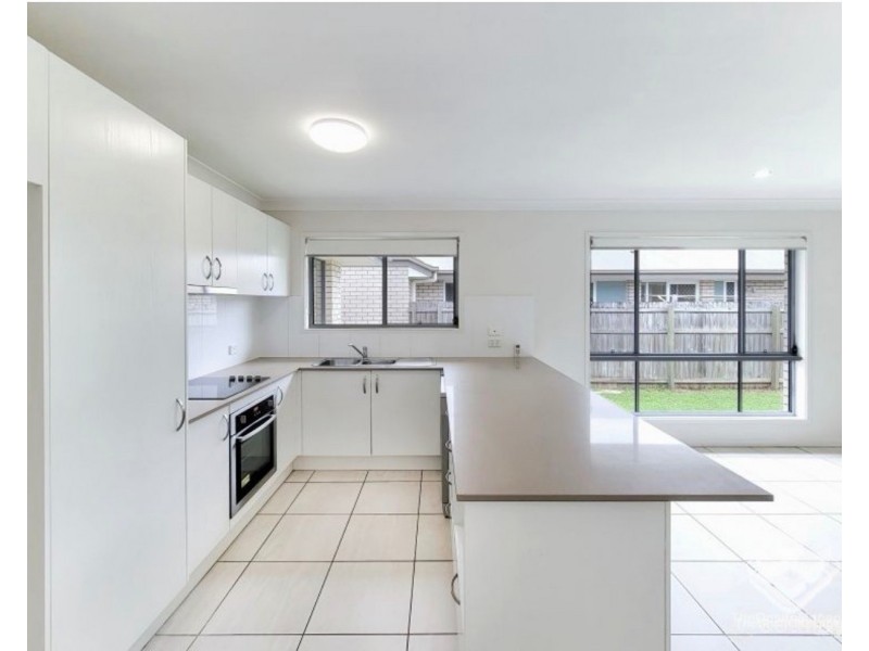 76 Dixon Drive, Pimpama QLD 4209
