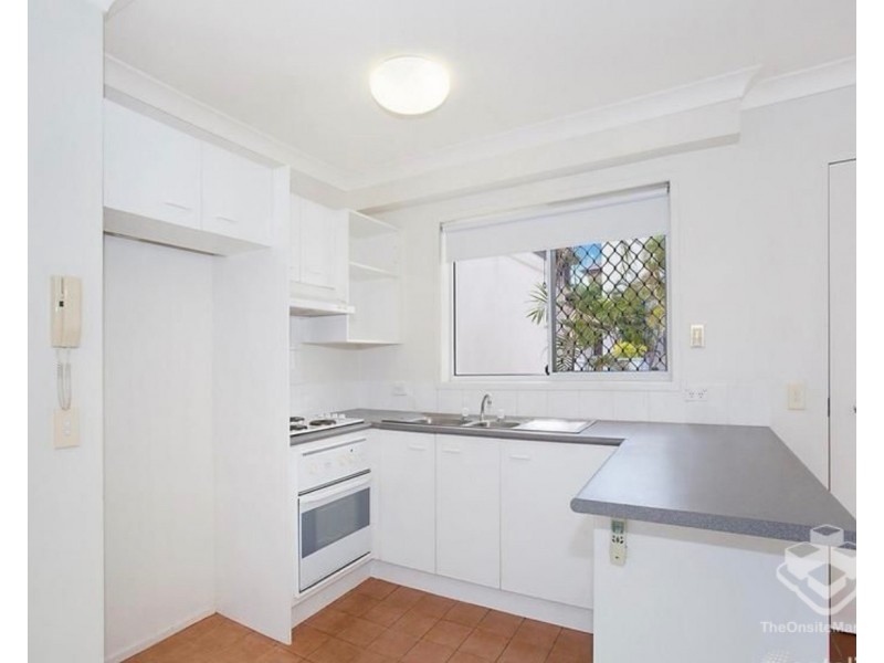 ID:21200873/18 Lloyd Street, Southport QLD 4215