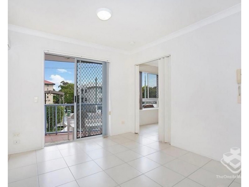 ID:21200873/18 Lloyd Street, Southport QLD 4215