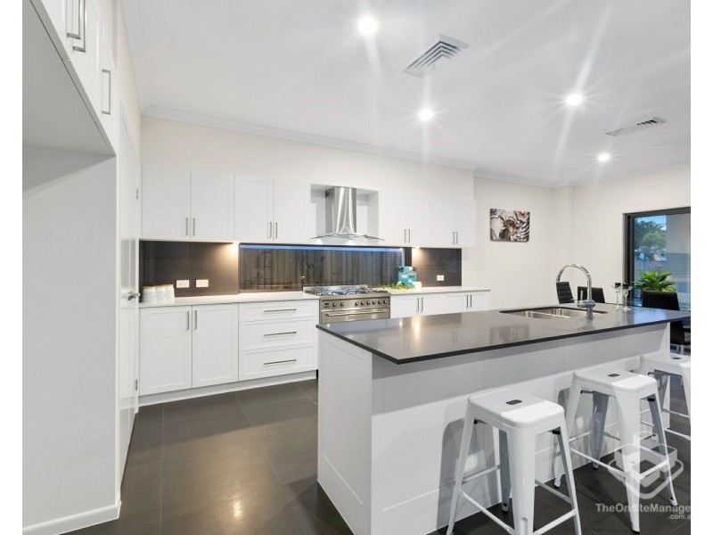 123 Graceville Avenue, Graceville QLD 4075