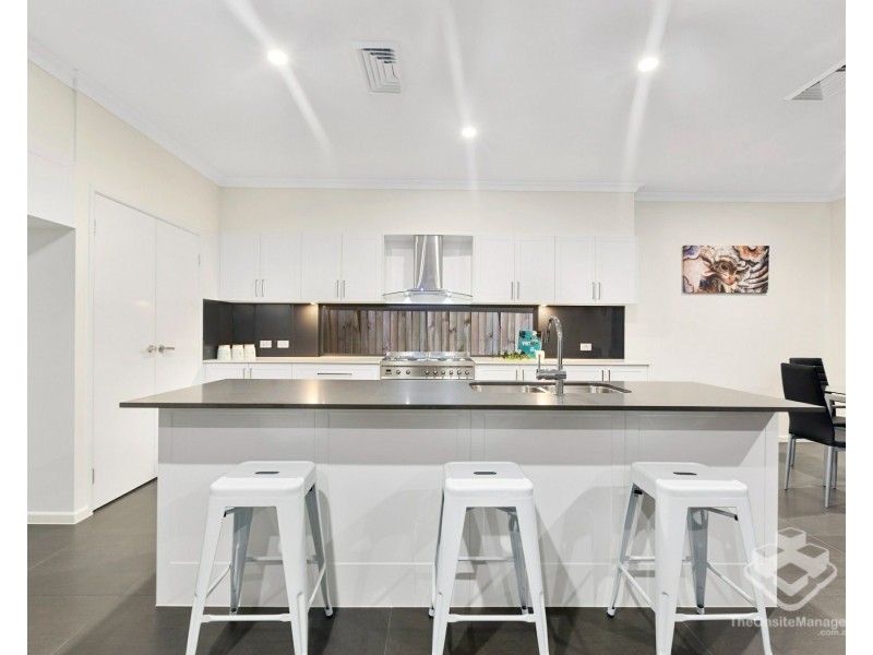 123 Graceville Avenue, Graceville QLD 4075