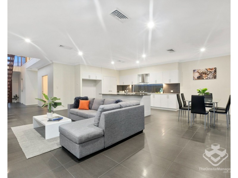 123 Graceville Avenue, Graceville QLD 4075