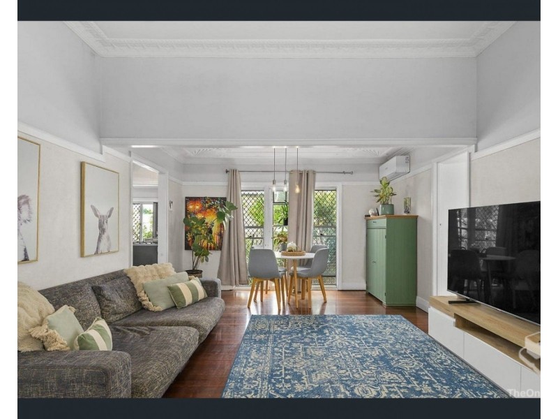 20 Burlington Street, Holland Park QLD 4121