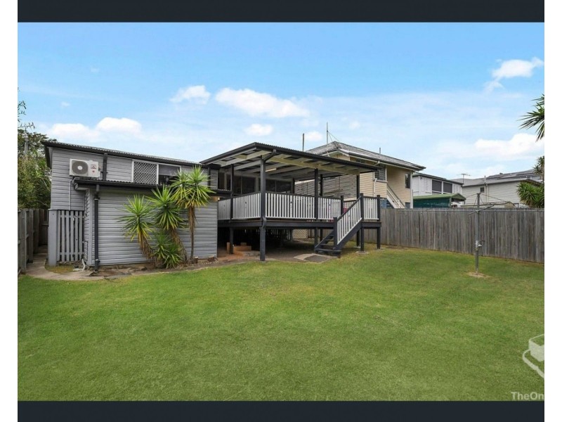 20 Burlington Street, Holland Park QLD 4121