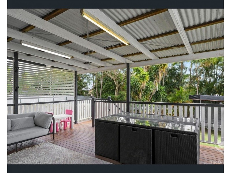 20 Burlington Street, Holland Park QLD 4121