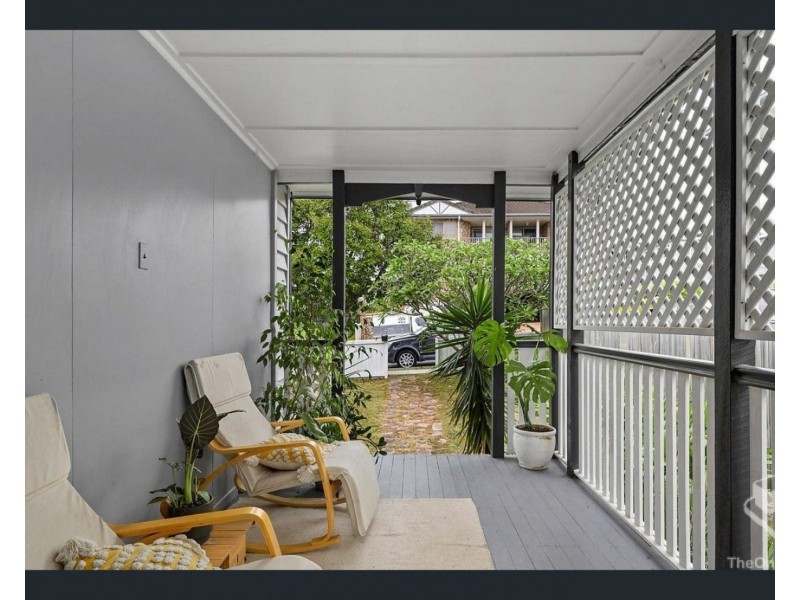 20 Burlington Street, Holland Park QLD 4121