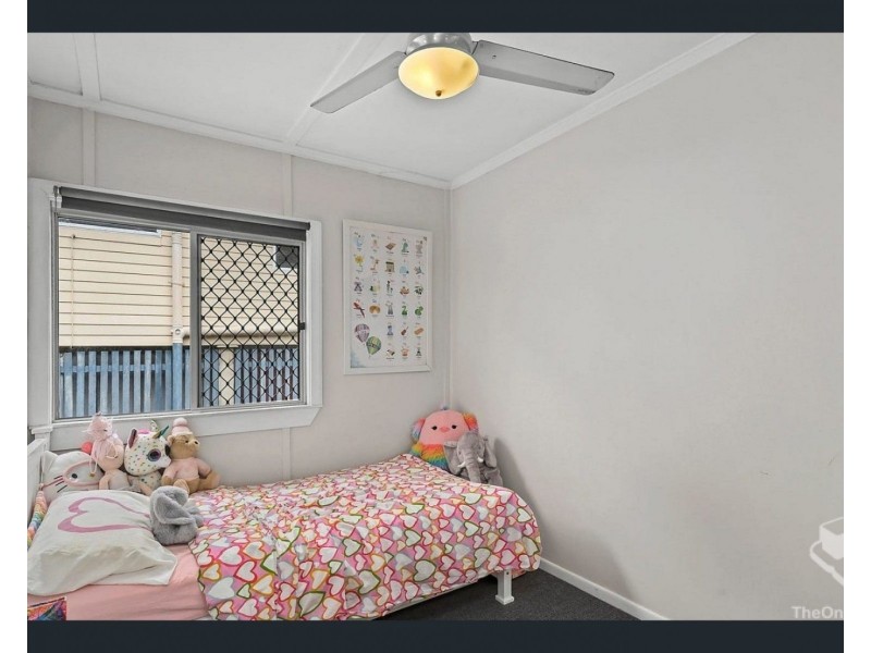 20 Burlington Street, Holland Park QLD 4121