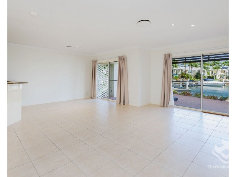 ID:21201383/76 Bayview Street, Runaway Bay QLD 4216
