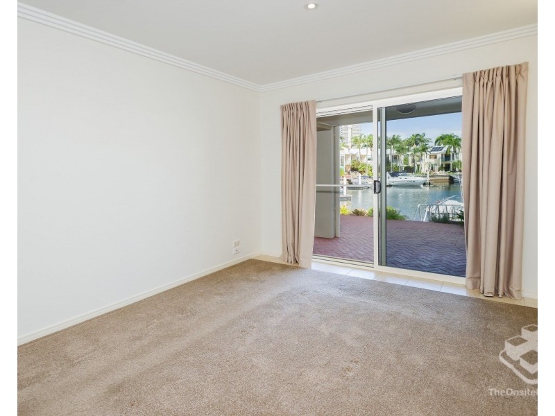 ID:21201383/76 Bayview Street, Runaway Bay QLD 4216