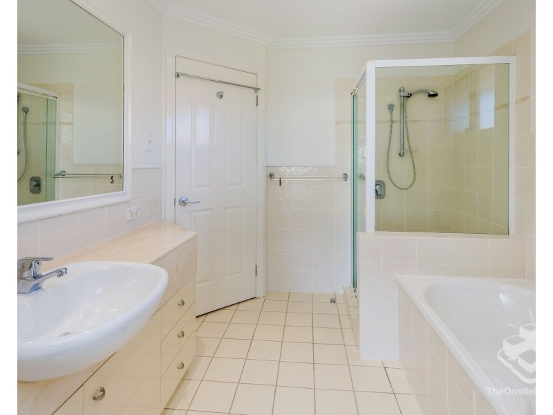 ID:21201383/76 Bayview Street, Runaway Bay QLD 4216