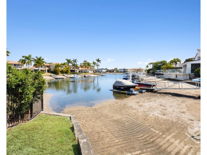 ID:21201383/76 Bayview Street, Runaway Bay QLD 4216