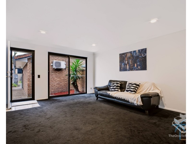2/85 Treeview Drive, Burleigh Waters QLD 4220