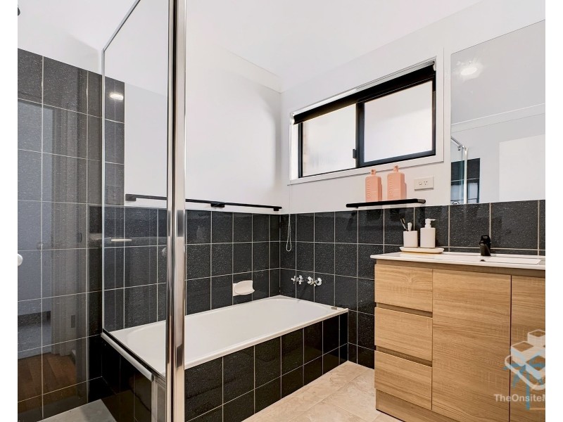 2/85 Treeview Drive, Burleigh Waters QLD 4220