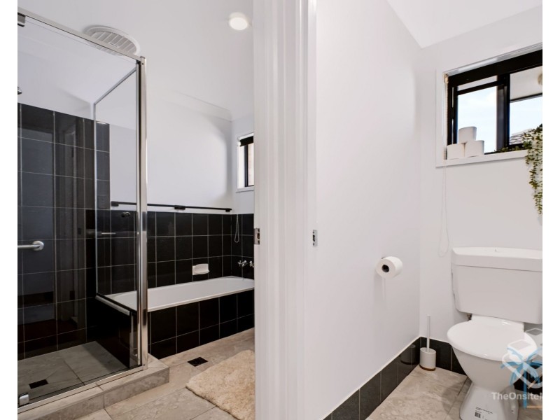 2/85 Treeview Drive, Burleigh Waters QLD 4220