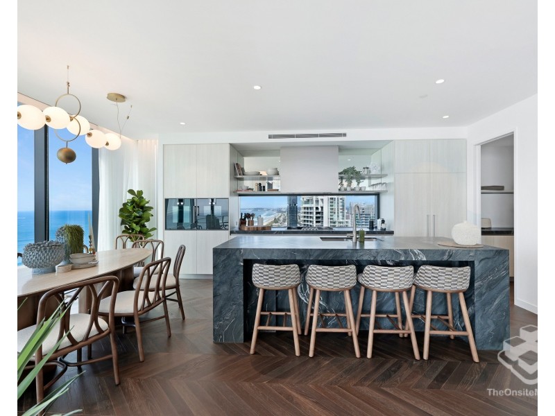 26/2 Charles Avenue, Broadbeach QLD 4218