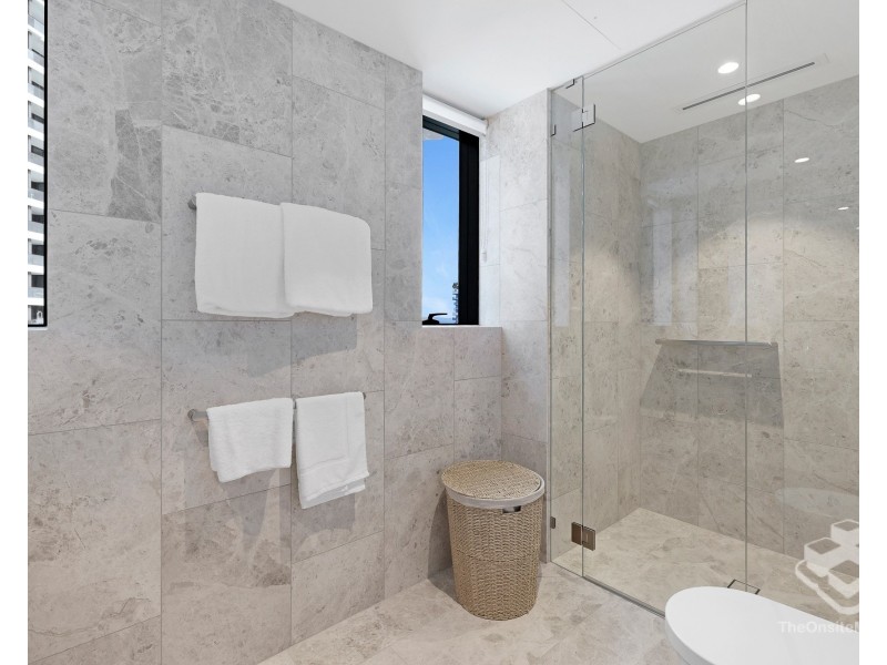 26/2 Charles Avenue, Broadbeach QLD 4218