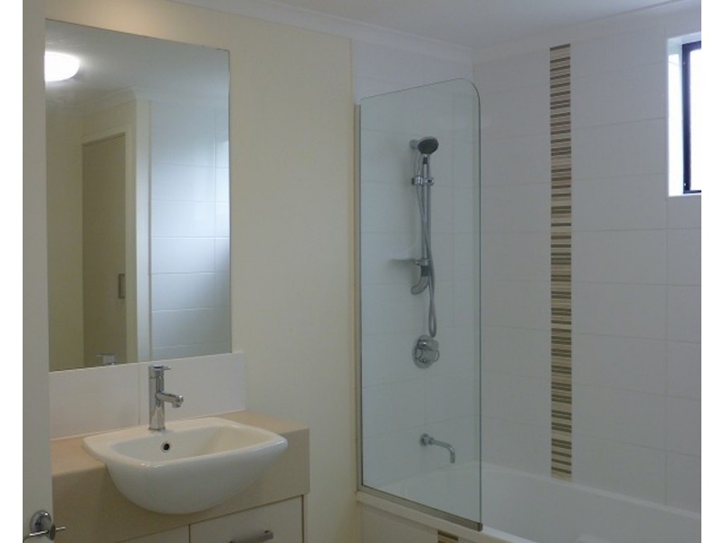 ID:21202108/6-24 Henry Street, West End QLD 4810