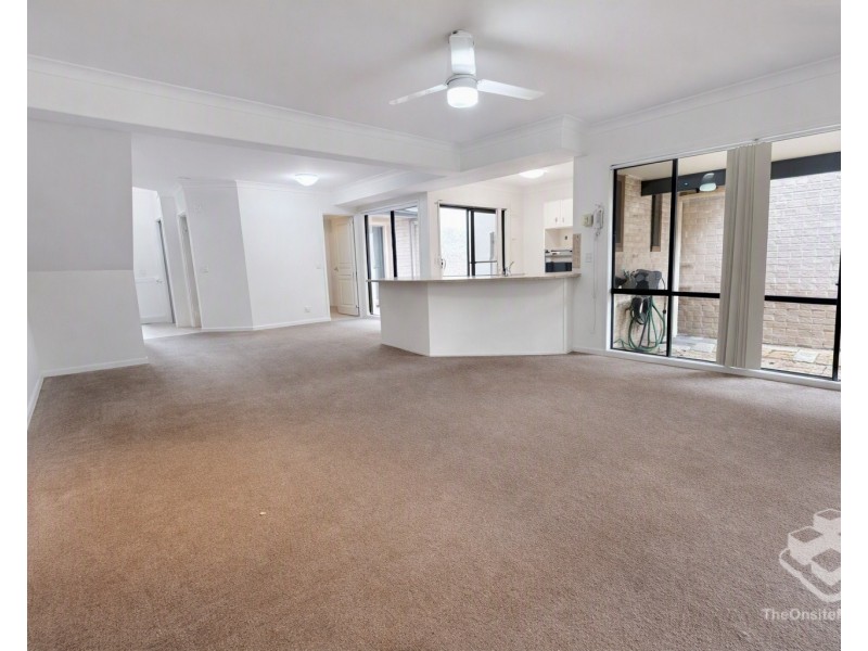 33/2 Springhill Drive, Sippy Downs QLD 4556