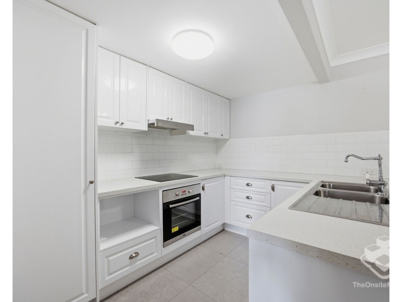 192/125 Hansford Road, Coombabah QLD 4216