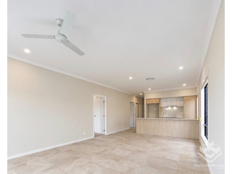 8 Suncrest Mews, Redbank Plains QLD 4301