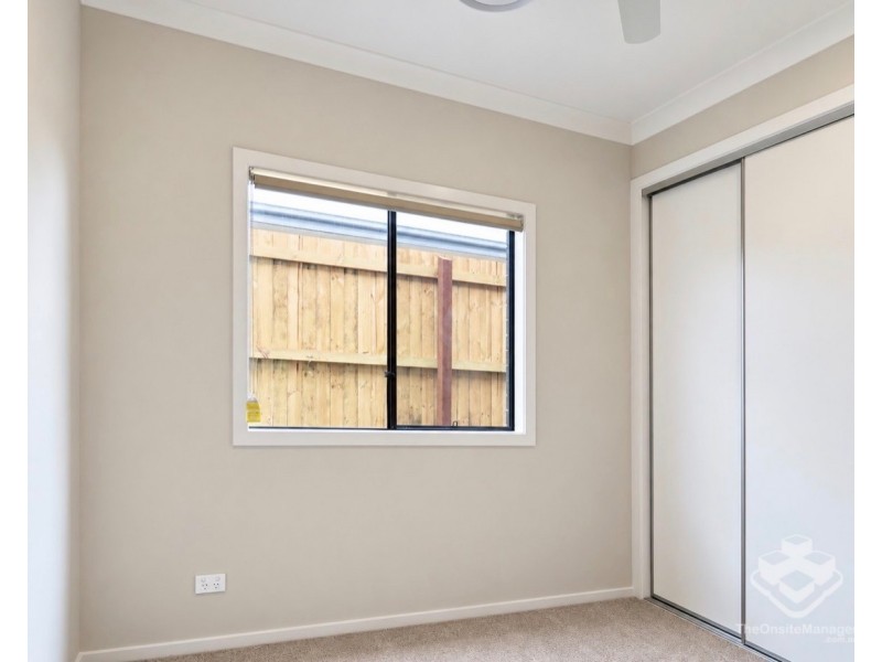 8 Suncrest Mews, Redbank Plains QLD 4301