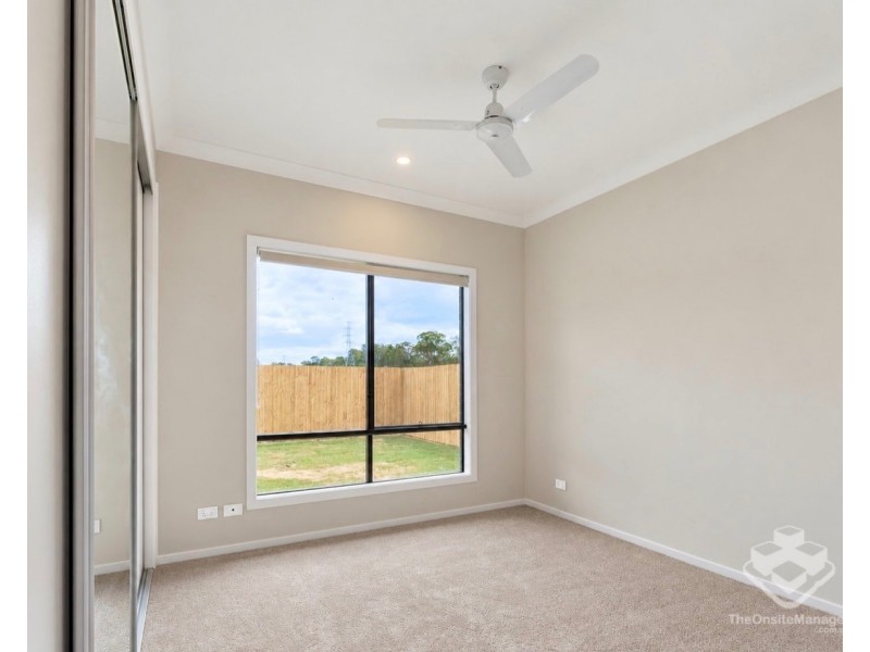 8 Suncrest Mews, Redbank Plains QLD 4301