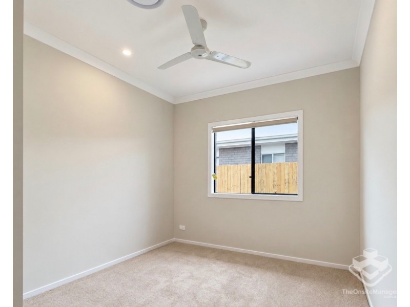 8 Suncrest Mews, Redbank Plains QLD 4301