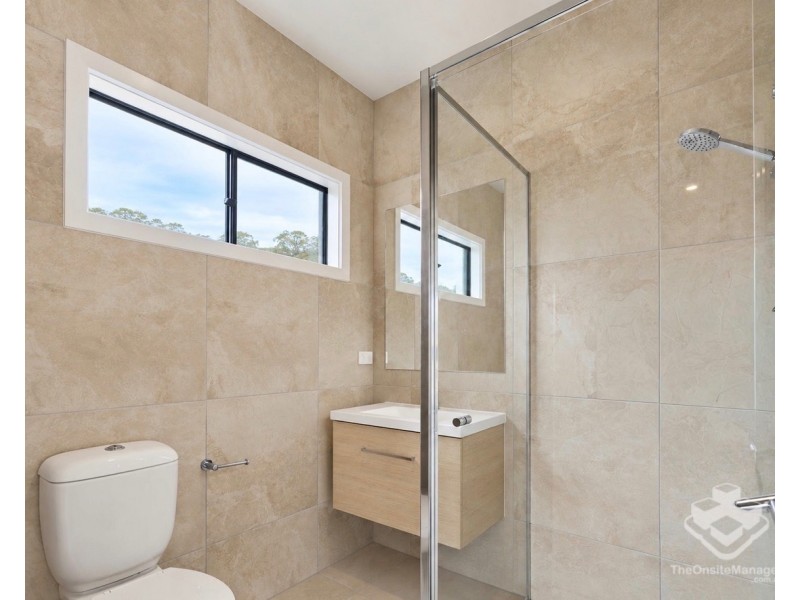 8 Suncrest Mews, Redbank Plains QLD 4301