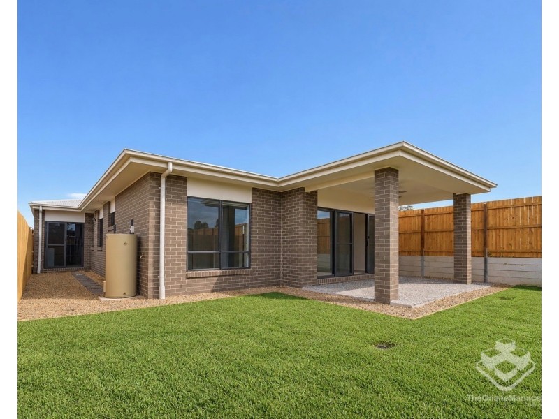 8 Suncrest Mews, Redbank Plains QLD 4301