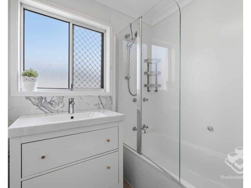 38 Bloodwood Crescent, Molendinar QLD 4214