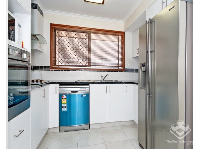 7 Flag Street, Jamboree Heights QLD 4074