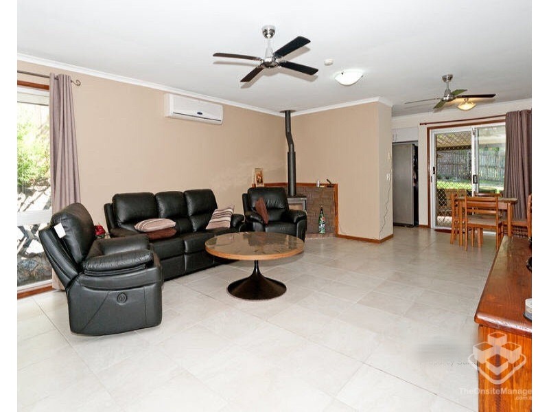 7 Flag Street, Jamboree Heights QLD 4074