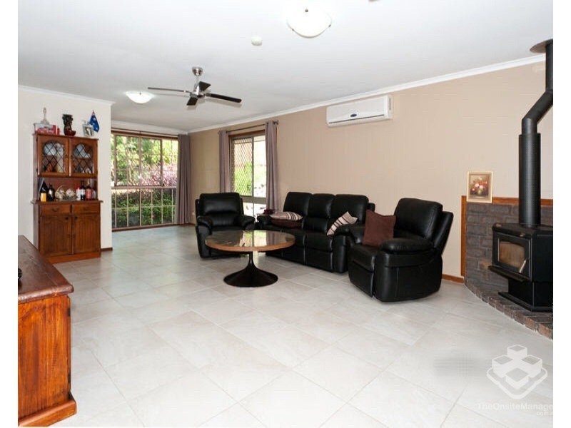7 Flag Street, Jamboree Heights QLD 4074