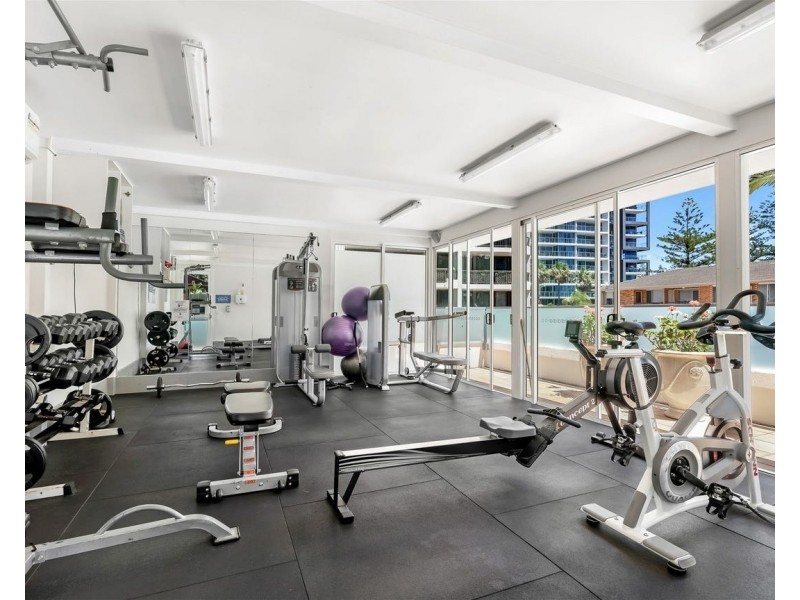 ID:21202358/ 5 Enderley Avenue, Surfers Paradise QLD 4217