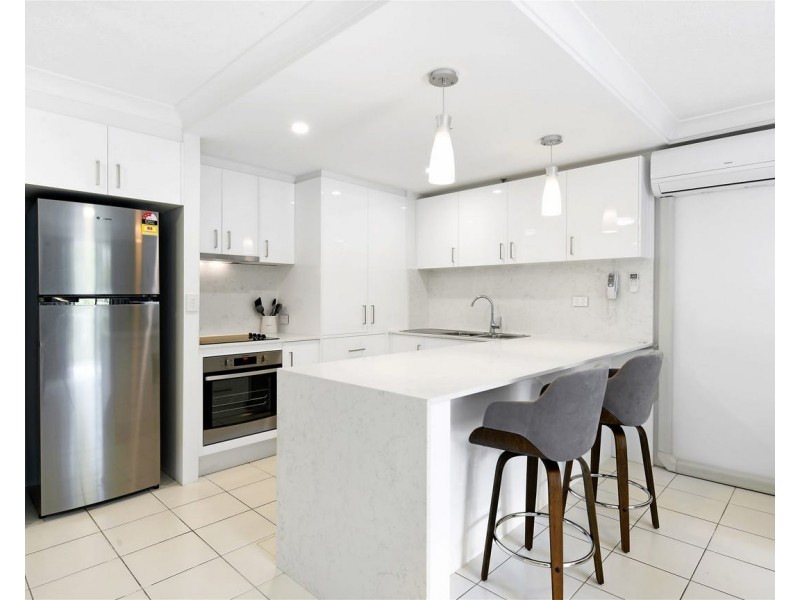 ID:21202358/ 5 Enderley Avenue, Surfers Paradise QLD 4217