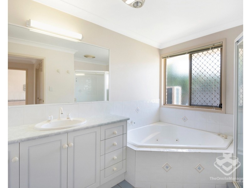 111 Golden Avenue, Calamvale QLD 4116