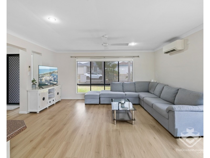3 Madasin Close, Arundel QLD 4214