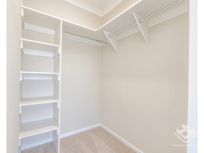 16 Suncrest Mews, Redbank Plains QLD 4301